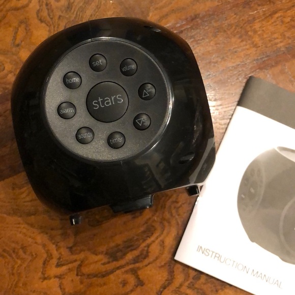 Sharper image projection alarm clock sound machine - Picture 2 of 8